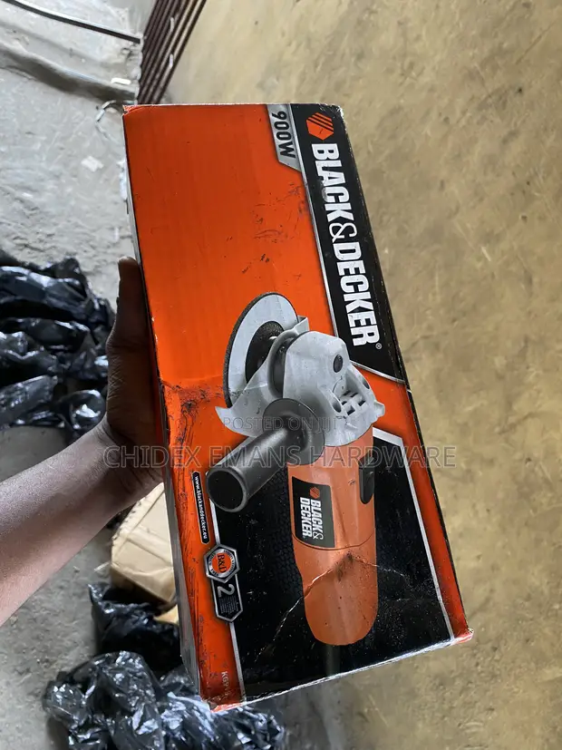 Black & Decker 900W Angle Grinder - 1