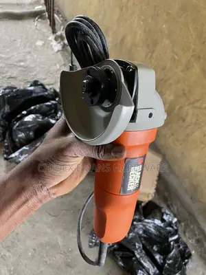 Black & Decker 900W Angle Grinder