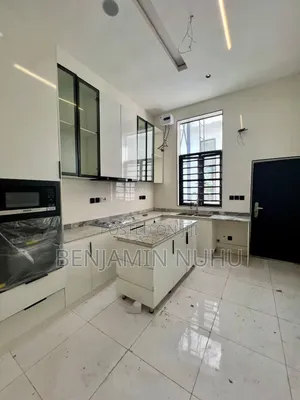 4-Bedroom Duplex a Cikin Estate Mai Tsaro, Olokonla