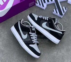 Nike Sneakers masu inganci