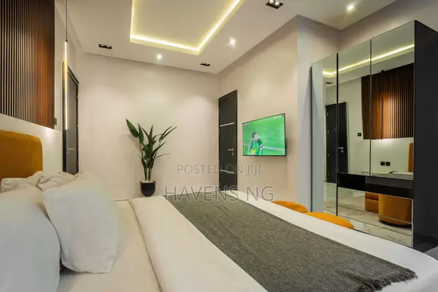Luxury 2-Bedroom Penthouse with Rooftop Terrace - 1