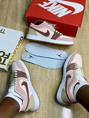 Nike Sneakers masu inganci