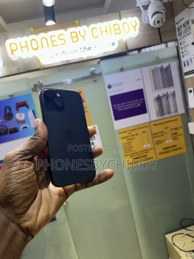 Apple iPhone 15 128GB Black - 1