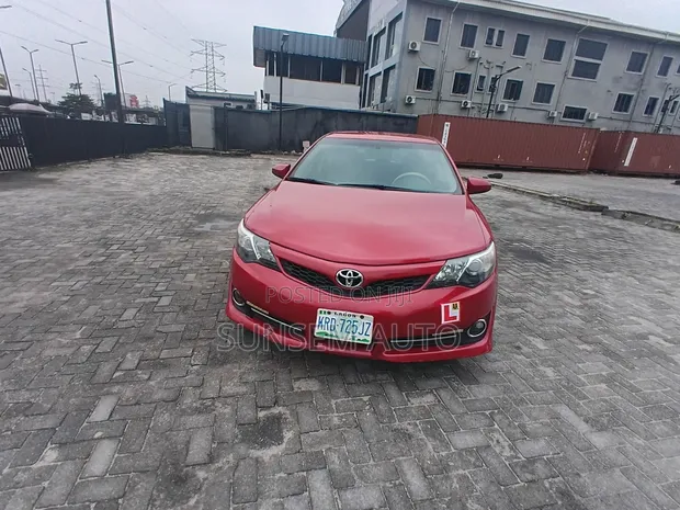 Toyota Camry SE Sedan 2013 - 1