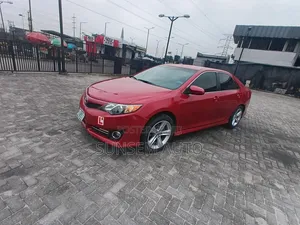 2013 Toyota Camry SE Sedan