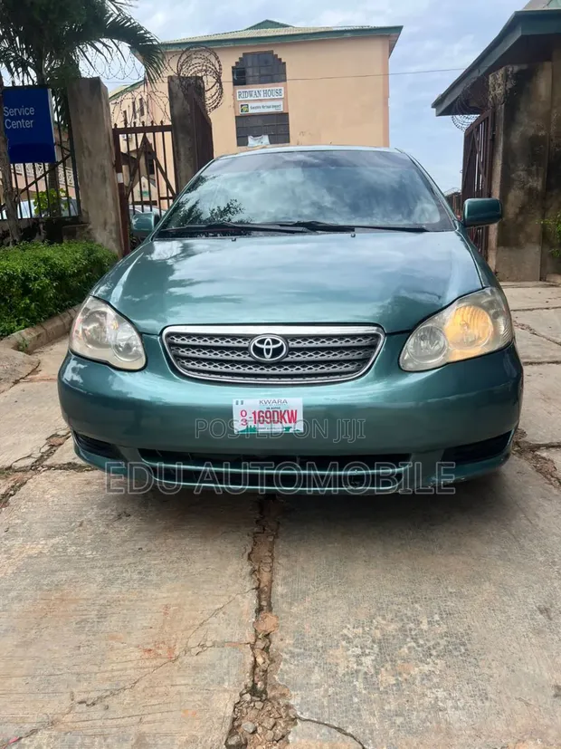Toyota Corolla 2006 Green - 1