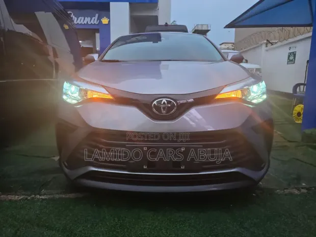 Toyota C-HR 2023 Grey - 1