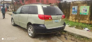 Toyota Sienna 2007 Green