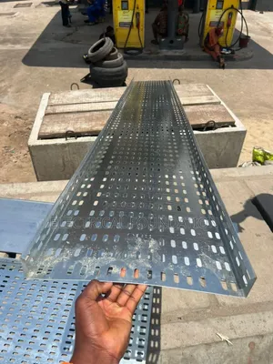400mm x 50mm Galvanized Cable Tray, 3 Metas