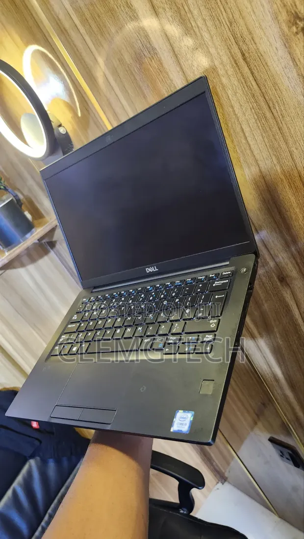 Dell Latitude 7390 Laptop - Intel Core i5, 8GB RAM, 256GB SSD - 1