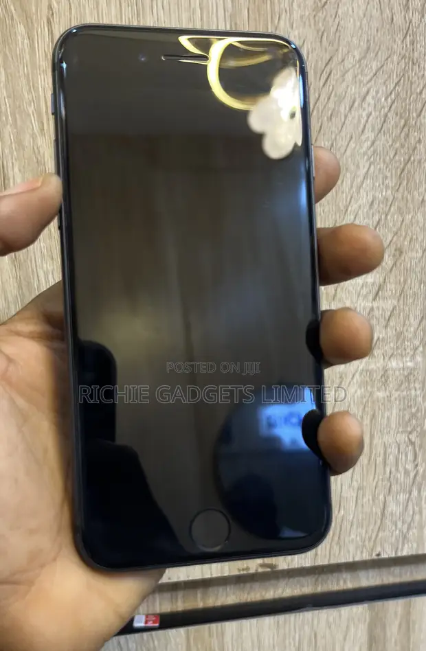 Apple iPhone 8 64GB Black - 1