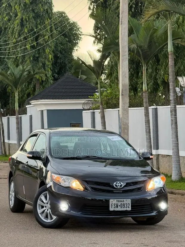 Toyota Camry 2013 Black - 1