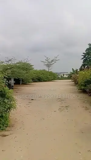 Filin Kasuwanci Kimanin 1333sqm Yana Fuskantar Hanyar Lekki-Epe, Bogije