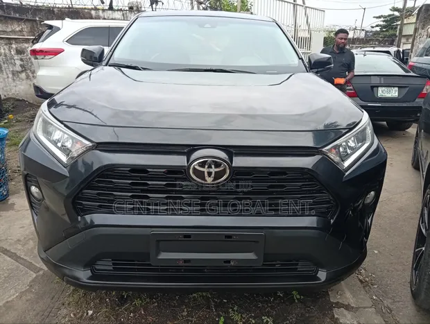 2021 Toyota RAV4 Black - 1