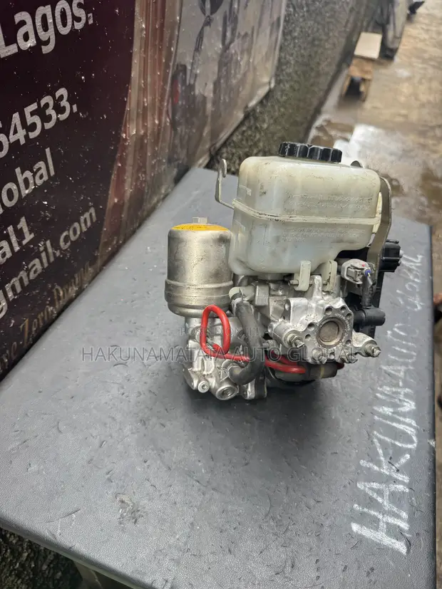 Used Toyota 4Runner ABS Pump/Module (2006-2010) - 1