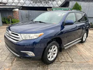 2011 Toyota Highlander SE