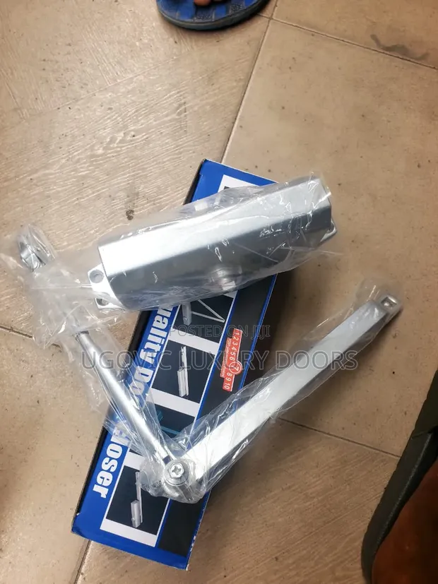 Heavy-Duty Hydraulic Door Closer - Silver - 1