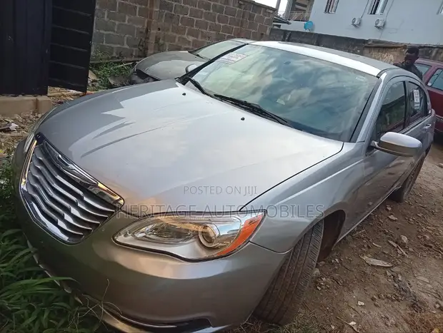 Chrysler 200 2014, Wadda Akawo Daga Kasashen Waje - 1