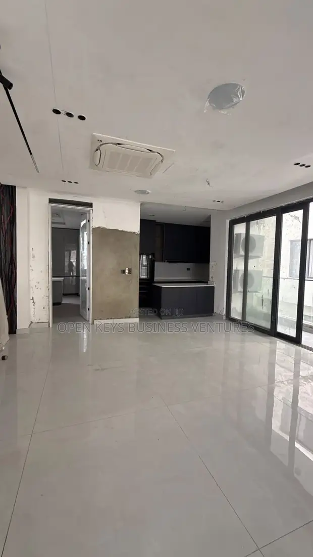 Furnished 5-Bedroom Detached Duplex in Banana Island - 1