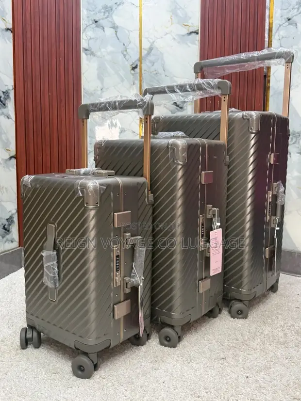 Premium Aluminum Luggage Set - 3 Pieces - 1