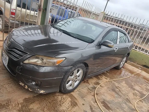 2008 Toyota Camry SE Sedan - 1