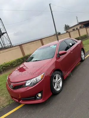 2013 Toyota Camry SE Red
