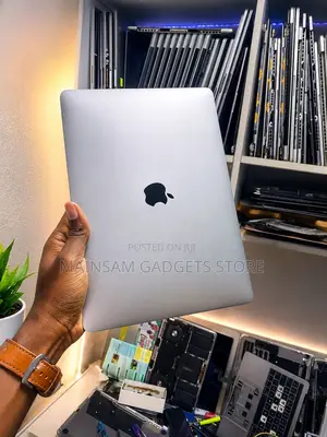 Fuskar MacBook Pro M1 13-inch
