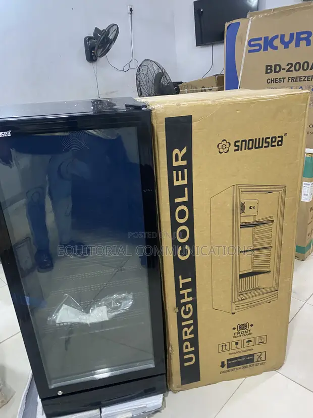 270L Snowsea Professional Retail Cooler - 1