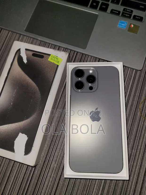 Apple iPhone 15 Pro Max 512GB Gray - 1