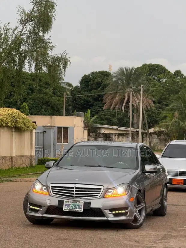 Mercedes-Benz C300 2012 Fari - 1