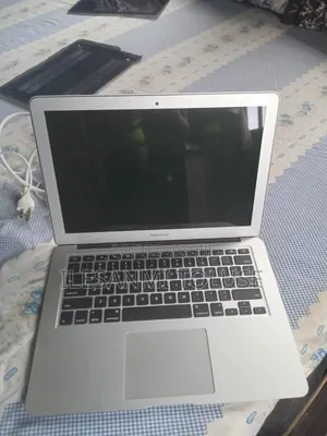 Apple MacBook Air 2017 13-inch 8GB RAM 128GB SSD