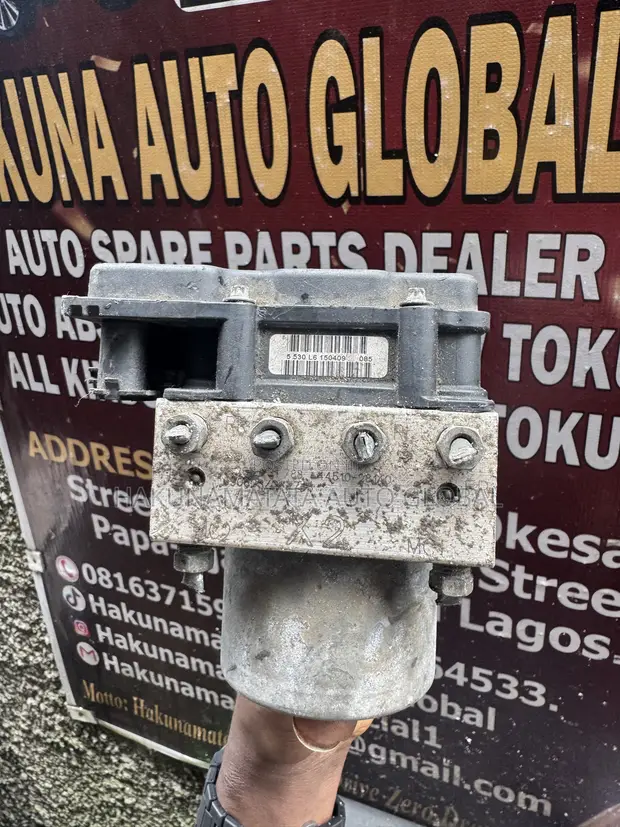 Used ABS Pump/Module - Toyota Corolla (2008-2010) - 1