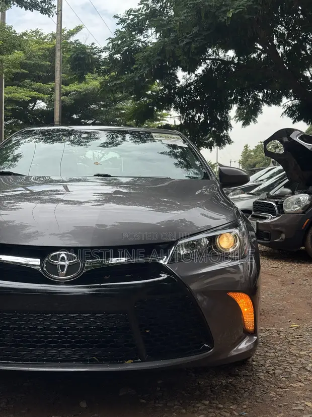 2015 Toyota Camry SE Sedan - Amfani Da Aka Yi A Kasashen Waje - 1