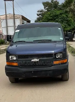 Chevrolet Express 3500 Bus 2006