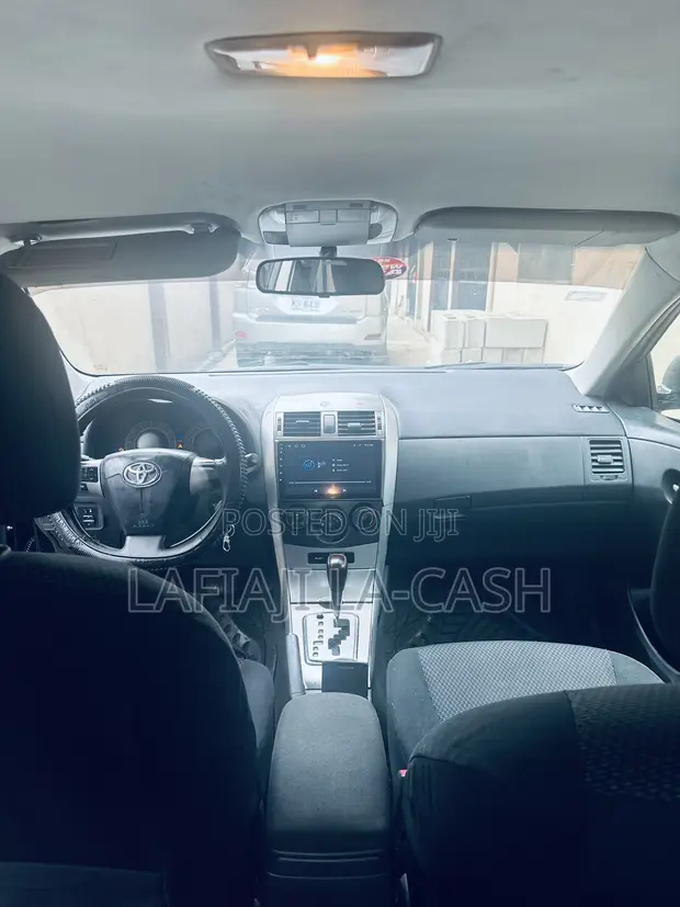 Toyota Corolla 2010 Black - 1