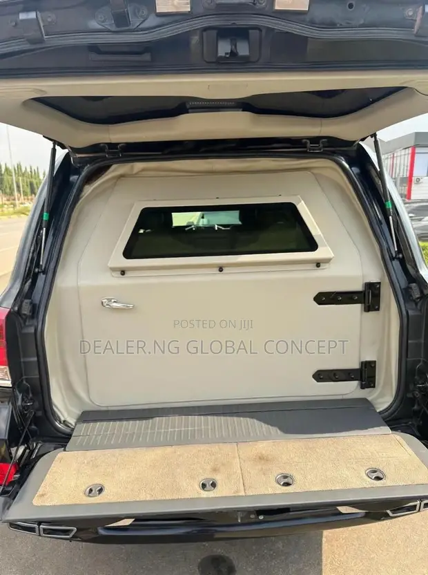 Toyota Land Cruiser 4.6 V8 GXR 2019 Black - 1