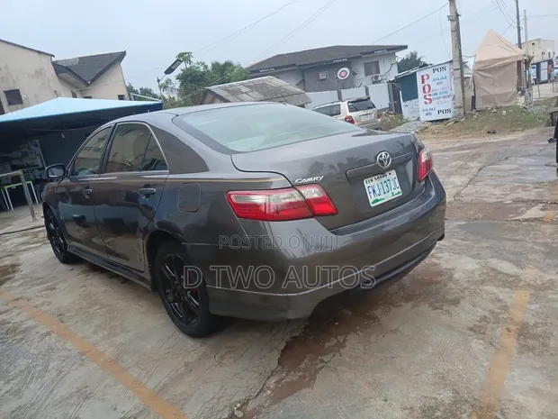 2008 Toyota Camry SE Sedan - 1