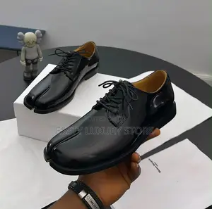 Maison Margiela Tabi Leather Lace-Up Shoes - Black