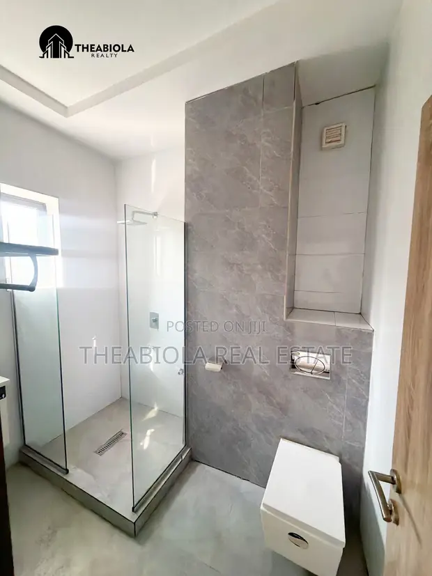 Sabon Gidan 5-Bedroom Townhouse/Terrace a Lifecamp, Abuja - 1