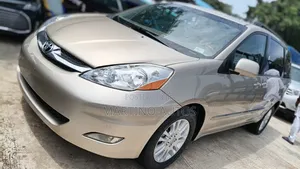 Toyota Sienna 2008 Limited Edition Gold