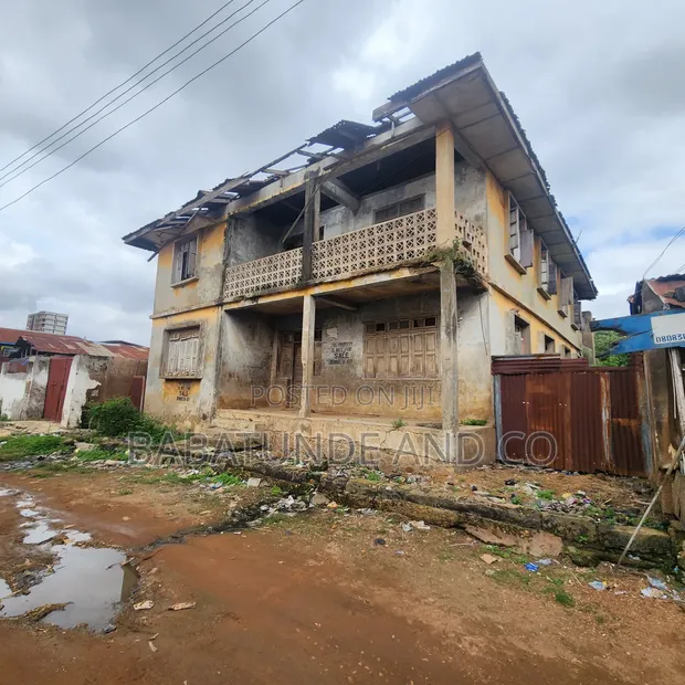 2-Bedroom House on 2 Plots for Sale in Agbowo, Ibadan - 1