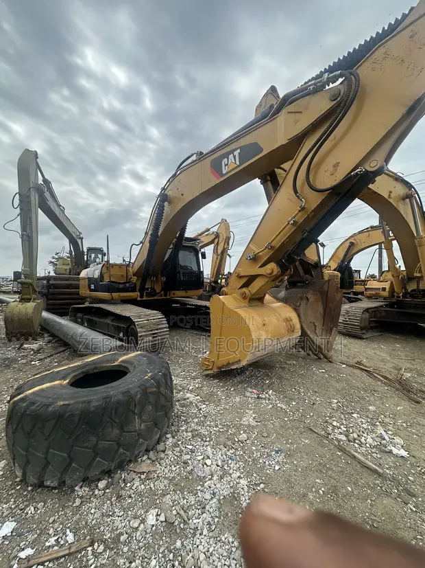Caterpillar 330DL Excavator - Foreign Used - 1