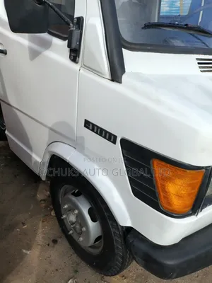 Mota Mai Sanyin Jiki Mercedes-Benz Karama