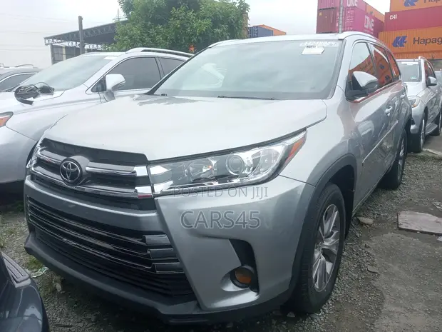 Toyota Highlander 2015 Silver - 1