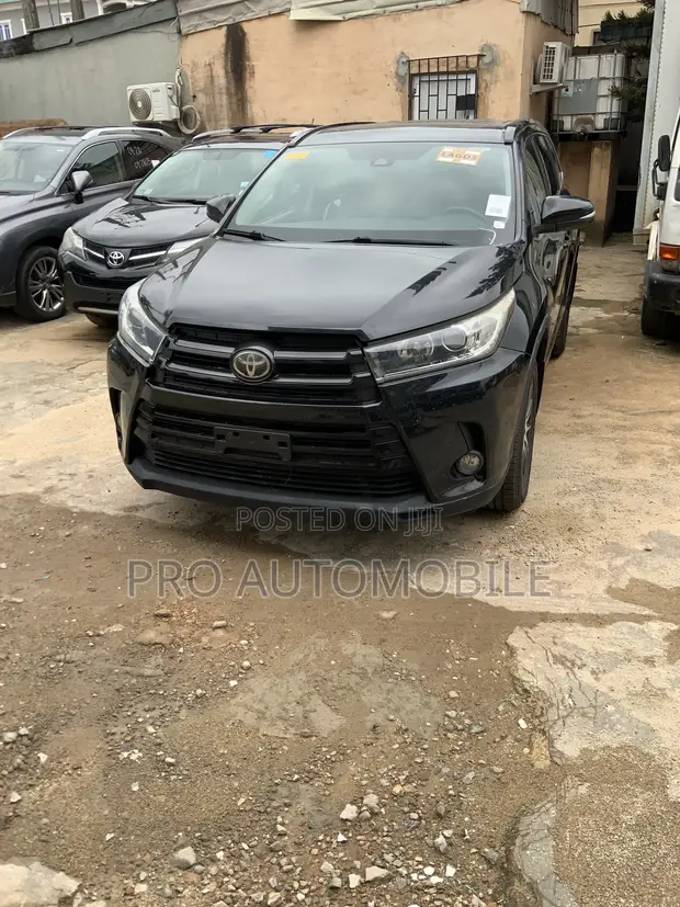 2018 Toyota Highlander SE 4x2 V6 SUV - 1