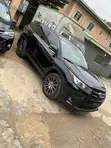 2018 Toyota Highlander SE 4x2 V6 SUV - 2