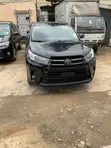 2018 Toyota Highlander SE 4x2 V6 SUV - 3