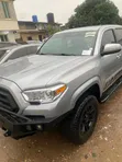 Toyota Tacoma 2022 Silver - 2