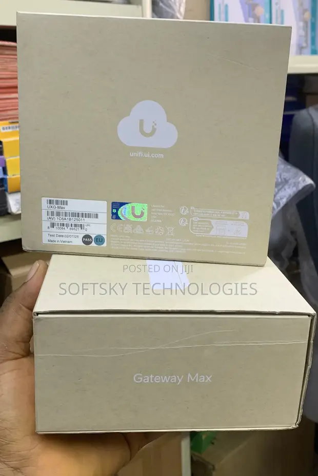 Ubiquiti UniFi Cloud Gateway Max (UXG-MAX) - 1