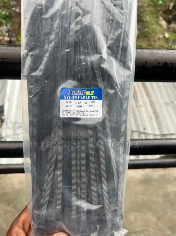 100 PCS 300mm x 7.6mm Cable Ties - 1